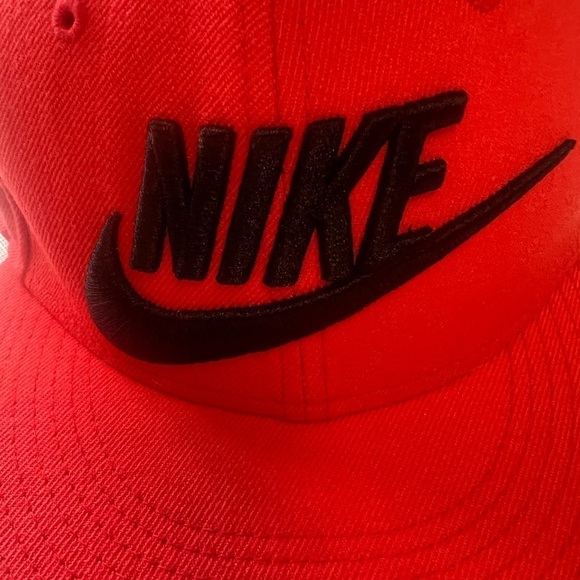 Nike True Embroidered Logo Red SnapBack Hat One Size - Picture 3 of 8